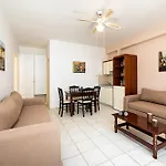 Scorpios Santorini 4* モノリソス
