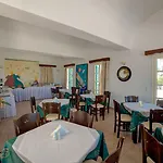Scorpios Santorini ホテル モノリソス