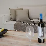 Scorpios Santorini 4* モノリソス