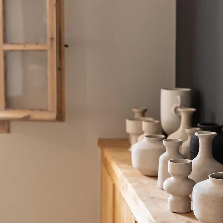 Scorpios Santorini مونوليثوس