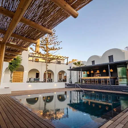 Scorpios Hotel